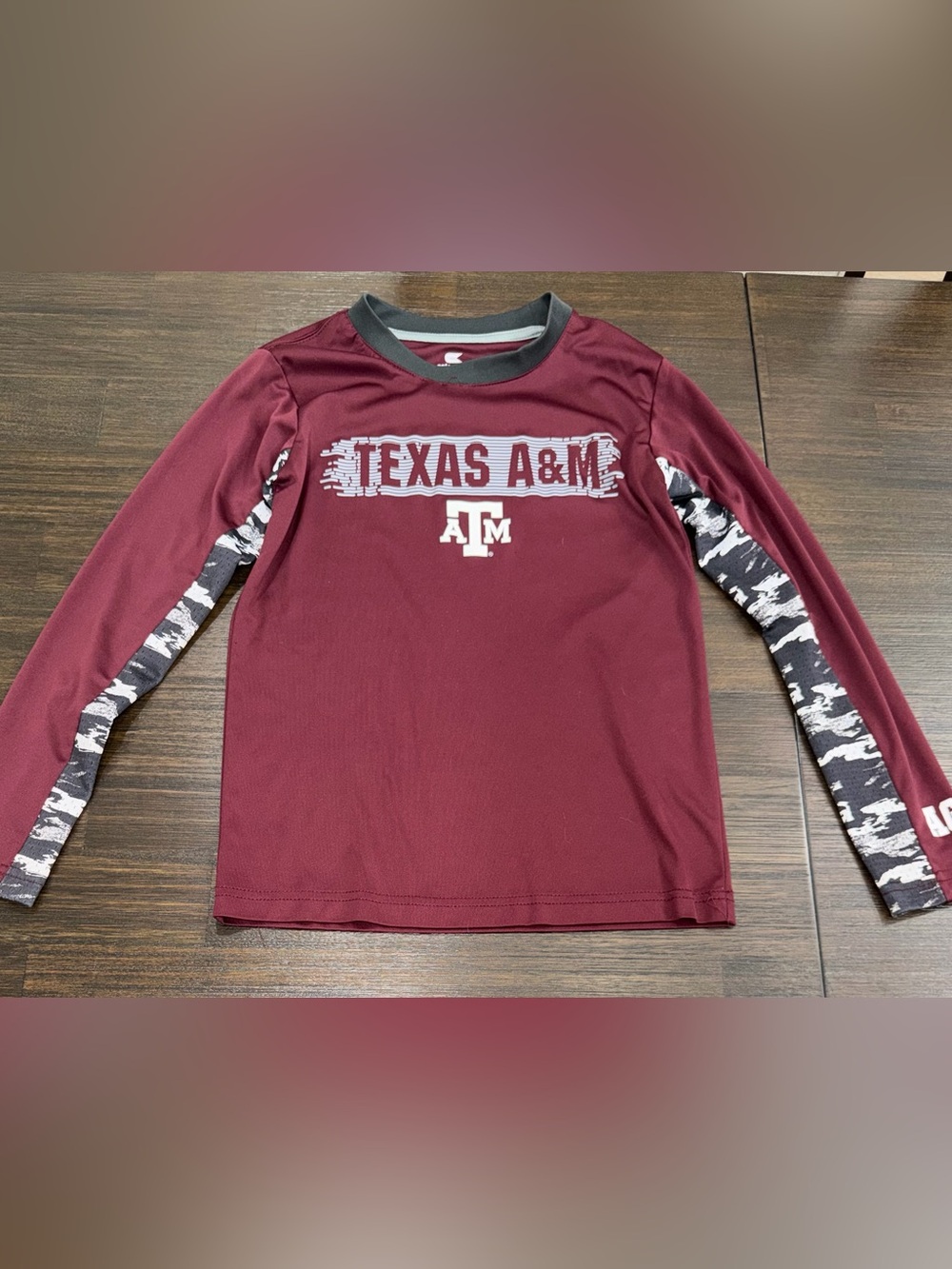 Colosseum Texas A&M Maroon Long-Sleeve Performance Tee boys size 8-10